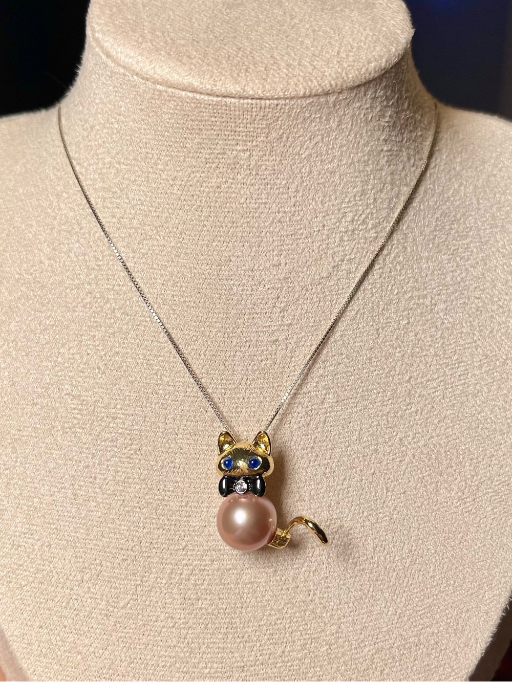 Freshwater Pearl Cat Pendant - Titanium Steel